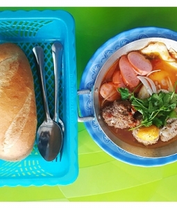 Bánh Mì A Xìu, Cháo Đậu Út Mèo Bình Thạnh