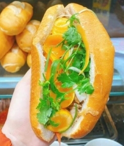 Tiệm Bánh Mì Ngon Lê Thị Hà Hóc Môn