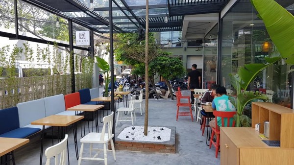 Quán ăn, ẩm thực: Nhà Hàng Và Cafe Không Gian Xanh Hiện Đại Hedge-cus%20(1)