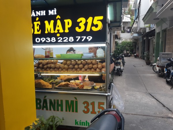 Quán ăn, ẩm thực: Bánh Mì Bé Mập 315 - Tiệm Bánh Mì Ngon Khu Chợ Tân Định Banh-mi%20(18)%20(Custom)