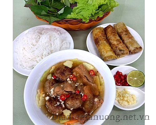 Quán Bún Chả, Cơm Trưa, Chè Dừa Dầm, Cá Trắm Kho Riềng