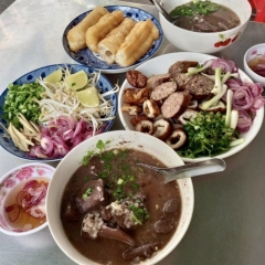 Quán Cháo Lòng Dì Tư Sài Gòn - Bánh Mì Chảo 187 Cô Giang