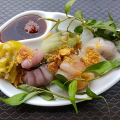 Tiệm Mì Sủi Cảo Ngon Song Hành Hóc Môn