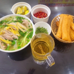 Phở gà ngon phố Yên Phụ nhỏ Tây Hồ