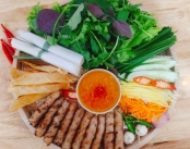 Quán Nem Nướng Bà Năm Thông Tin Cô Giang Quận 1