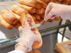 Bánh Mì Que Pate Giá Chỉ 6k Ở Quận 1
