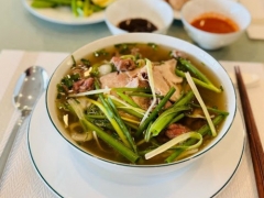 Quán Phở Bò, Bún Chả Ngon Khu Sân Bay