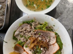 Quán Thuận Phát Mì Gia Phạm Văn Hai Tân Bình